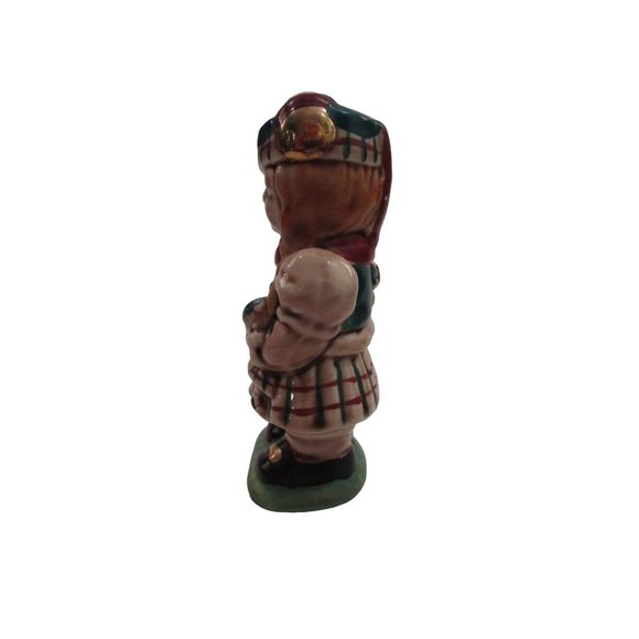 Vintage Scottsh Lass Girl In Kilt with Doll Salt Pepper Shaker Cork Stopper EUC - Picture 9 of 16